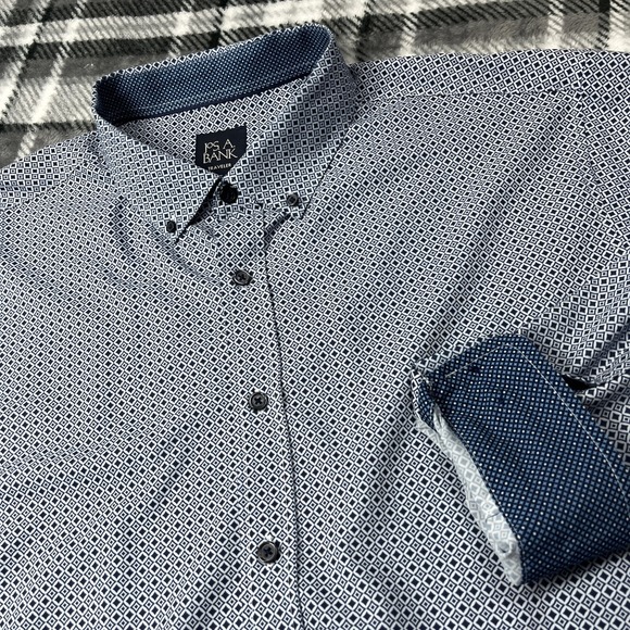 7 Diamonds Other - Jos A Bank Traveler Dress Shirt Mens XXL Tailored Fit Performance 4 Way Stretch